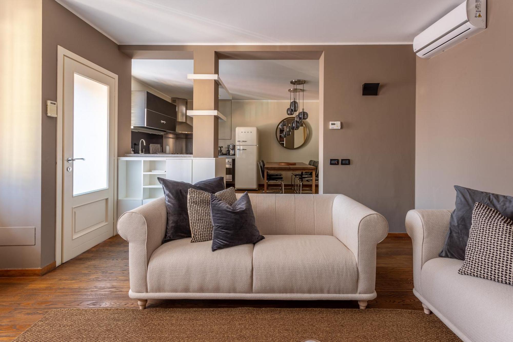 Suite Alzaia By Icasamia It มิลาน ภายนอก รูปภาพ
